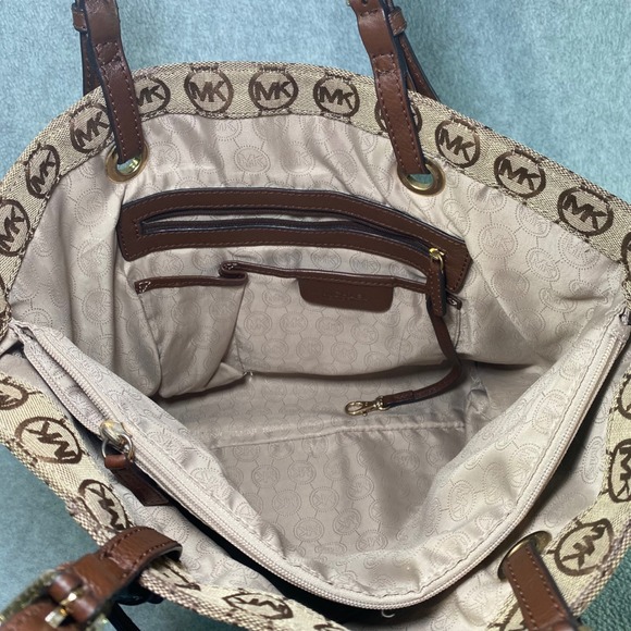 Michael Kors Tote Bag Womens Large Tan Brown Signature Monogram Wallet Set EUC - Picture 4 of 15